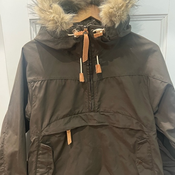Fjallraven Women’s Jacket - Picture 2 of 7